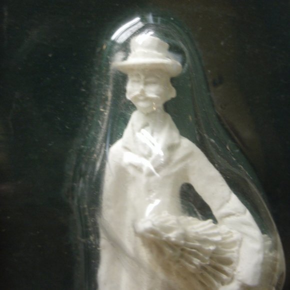 Village Accents Resin Victorian  Figures for Painting - Picture 11 of 16